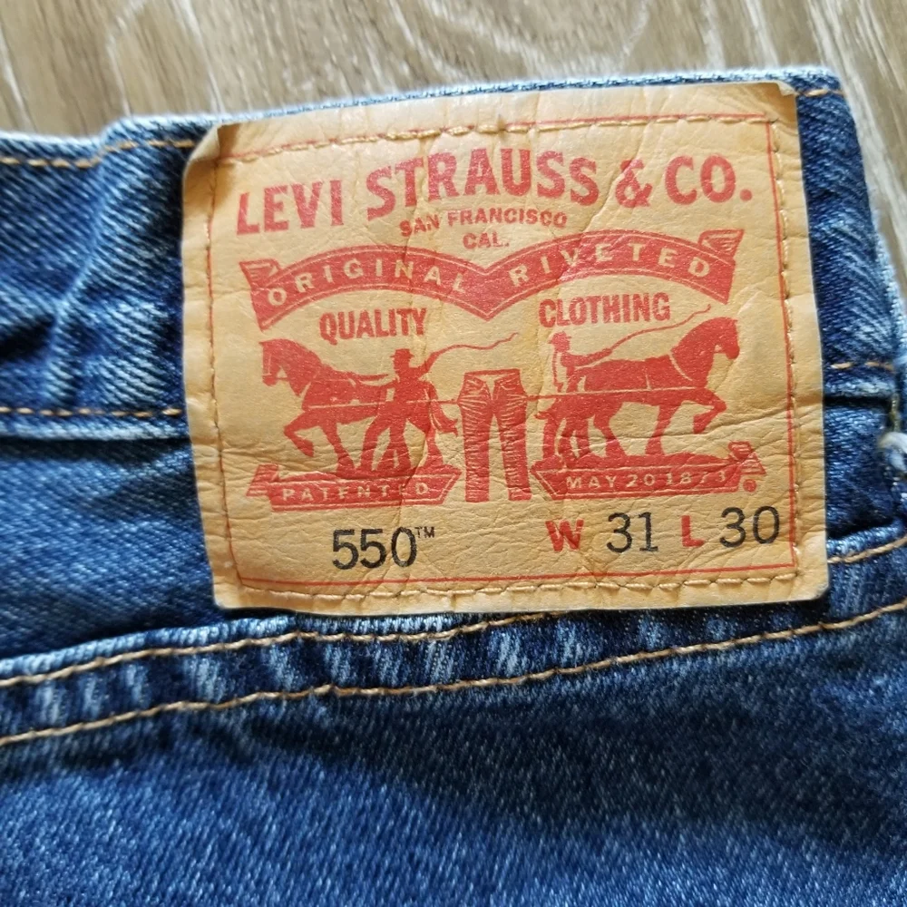 Levi's 550 Relaxed Fit Jeans Size 31x30 - Picture 6 of 8